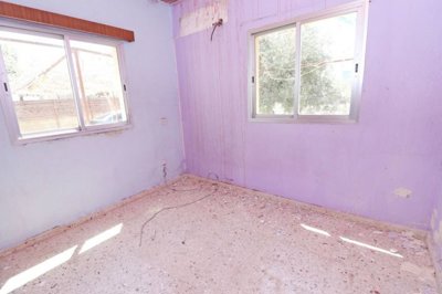 Bungalow For Sale  in  Chlorakas