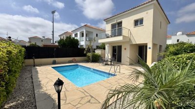 Detached Villa For Sale  in  Peyia Village
