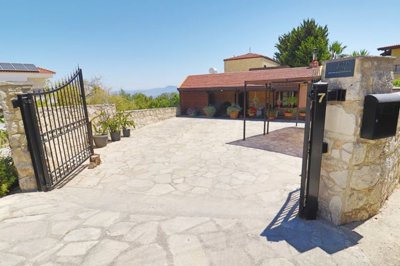 House For Sale  in  Drouseia