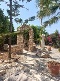 Detached Villa For Sale  in  Sea Caves