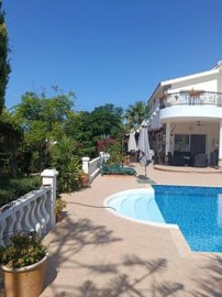 Detached Villa For Sale  in  Sea Caves