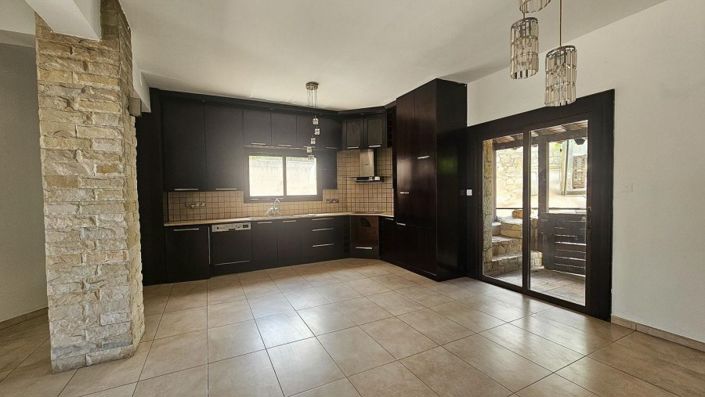 Image No.6-2 Bed House for sale