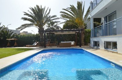 Detached Villa For Sale  in  Chlorakas