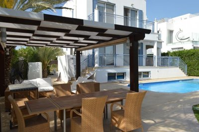 Detached Villa For Sale  in  Chlorakas