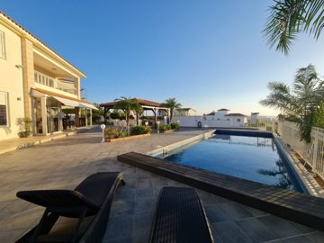 Detached Villa For Sale  in  Select Location
