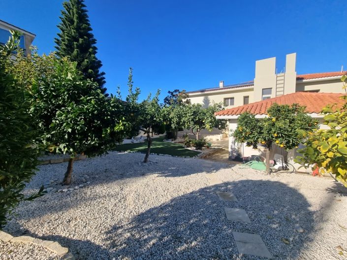 Image No.2-5 Bed Villa for sale