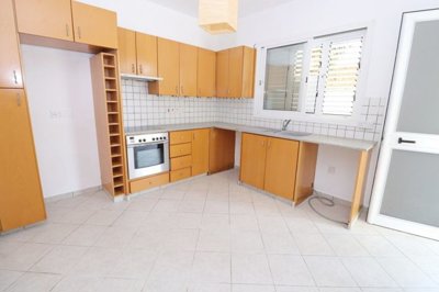 Detached Villa For Sale  in  Peyia Village