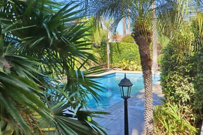 Bungalow For Sale  in  Coral Bay