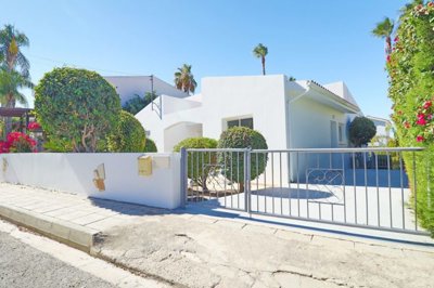 Bungalow For Sale  in  Coral Bay
