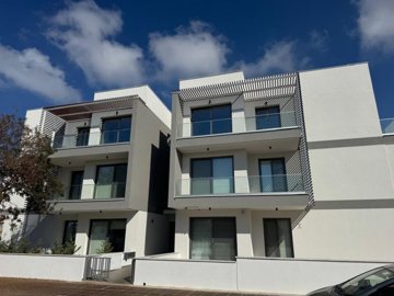 Ground Floor Apartment  For Sale  in  Kato Pafos
