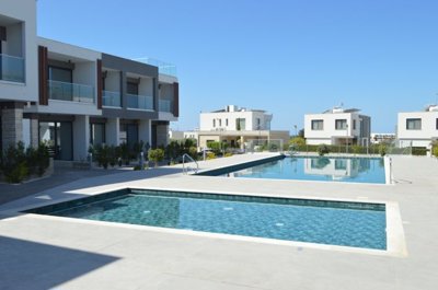 Building For Sale  in  Chlorakas