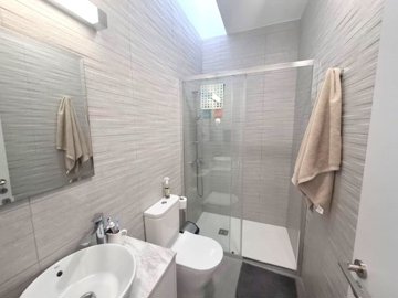 Building For Sale  in  Chlorakas