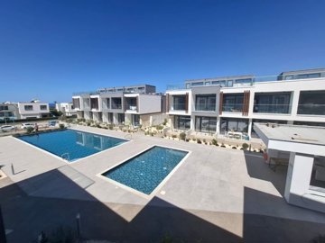 Building For Sale  in  Chlorakas