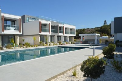 Building For Sale  in  Chlorakas