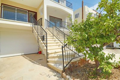 Town House For Sale  in  Chlorakas