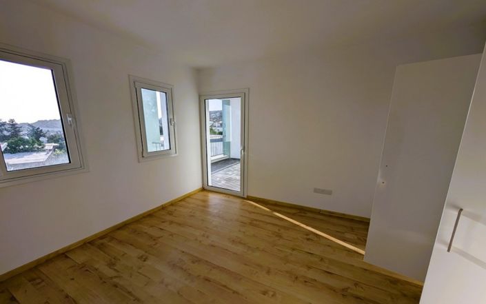 Image No.9-1 Bed Apartment for sale