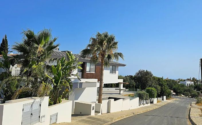 Image No.1-5 Bed Villa for sale