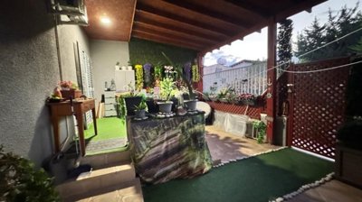 Ground Floor Apartment  For Sale  in  Tombs of the Kings