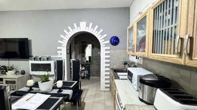 Ground Floor Apartment  For Sale  in  Tombs of the Kings