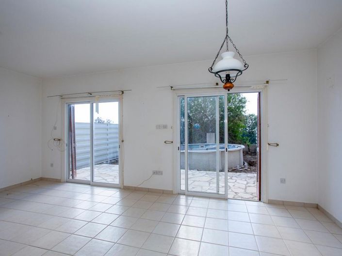 Image No.8-Villa for sale