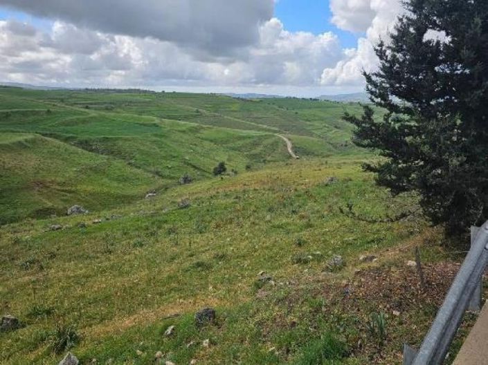 Image No.2-Terre à vendre à Thrinia