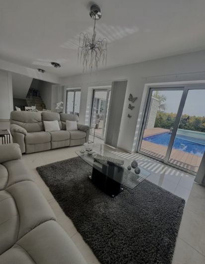 Image No.3-7 Bed Villa for sale