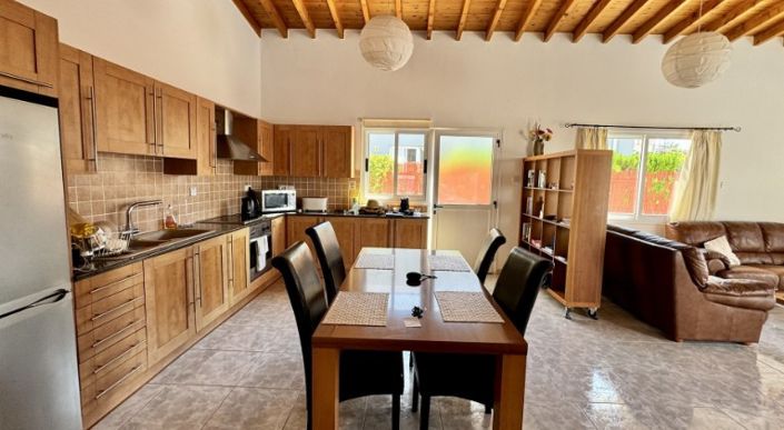 Image No.8-2 Bed Bungalow for sale