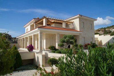 8 Bed Villa for sale