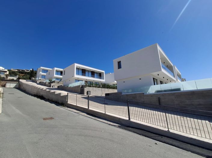 Image No.2-3 Bed Villa for sale