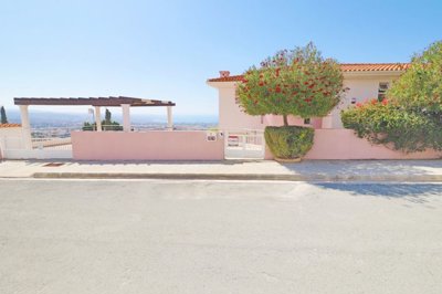 Detached Villa For Sale  in  Peyia Village