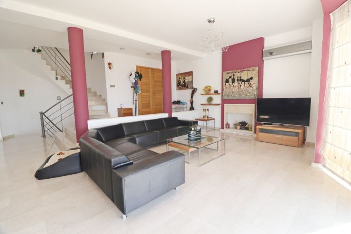 Image No.3-5 Bed Villa for sale