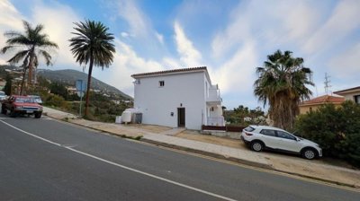 Three-bedroom, two storey semi-detached house in Tala, Paphos