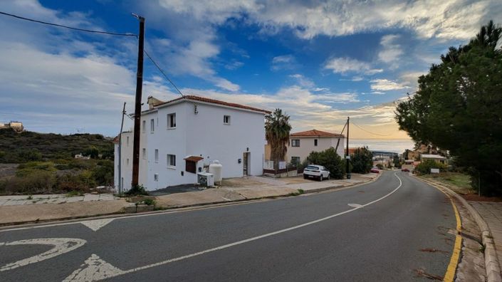 Image No.6-3 Bed House for sale