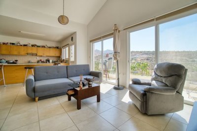 Detached Villa For Sale  in  Peyia Village