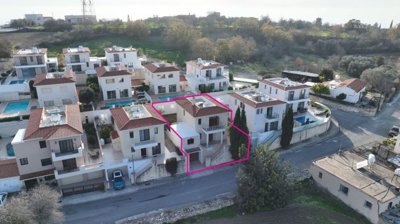 Three-bedroom villa in Tsada, Paphos