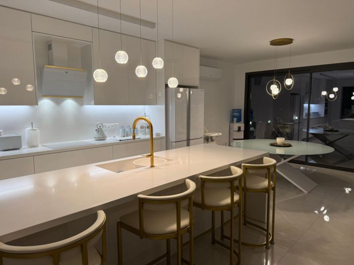 Image No.8-4 Bed Villa for sale