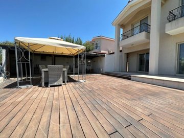 Detached Villa For Sale  in  Select Location