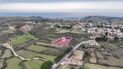 Residential Field in Kathikas, Paphos