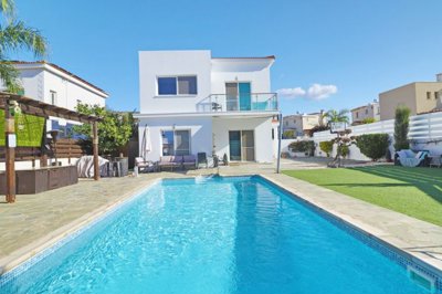 Detached Villa For Sale  in  Peyia Village