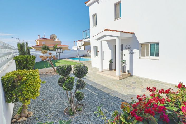 Image No.2-4 Bed Villa for sale