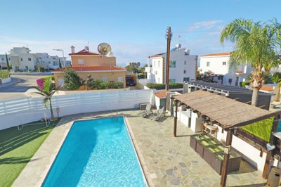 Detached Villa For Sale  in  Peyia Village