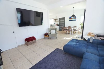 Detached Villa For Sale  in  Peyia Village