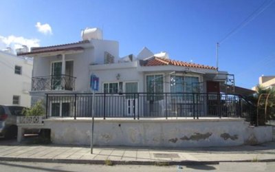 Three-Bedroom House in Chloraka, Paphos