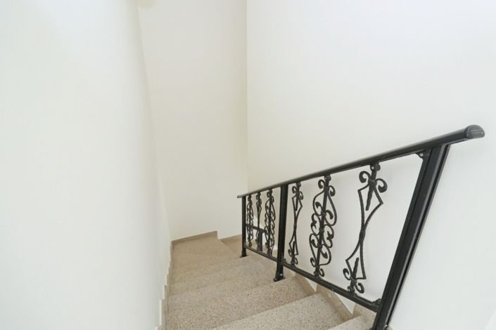 Image No.8-2 Bed Townhouse for sale