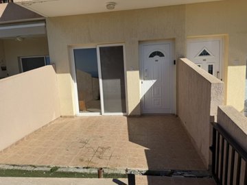 Ground Floor Apartment  For Sale  in  Mesa Chorio