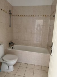 Ground Floor Apartment  For Sale  in  Mesa Chorio