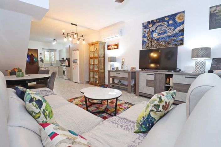 Image No.9-2 Bed Townhouse for sale