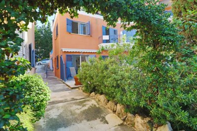 Town House For Sale  in  Chlorakas
