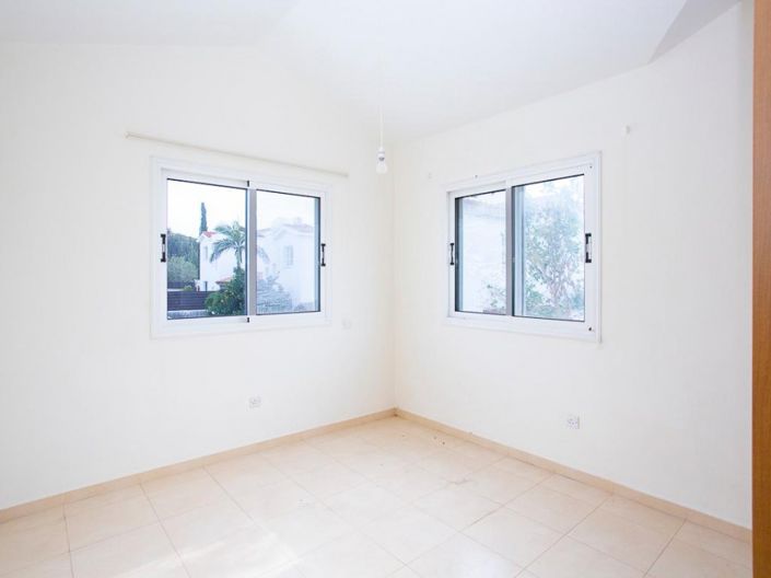 Image No.8-Villa for sale