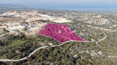 Agricultural / Protection Zone field in Drouseia, Paphos